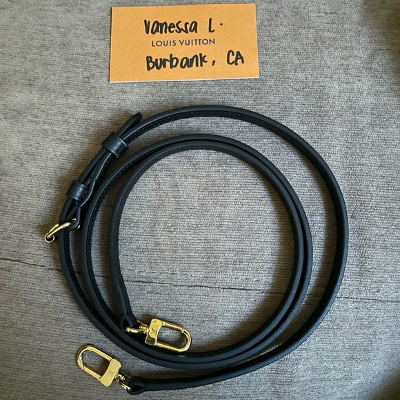 Authentic Louis Vuitton Black Leather Adjustable Crossbody Strap - Picture 2 of 6